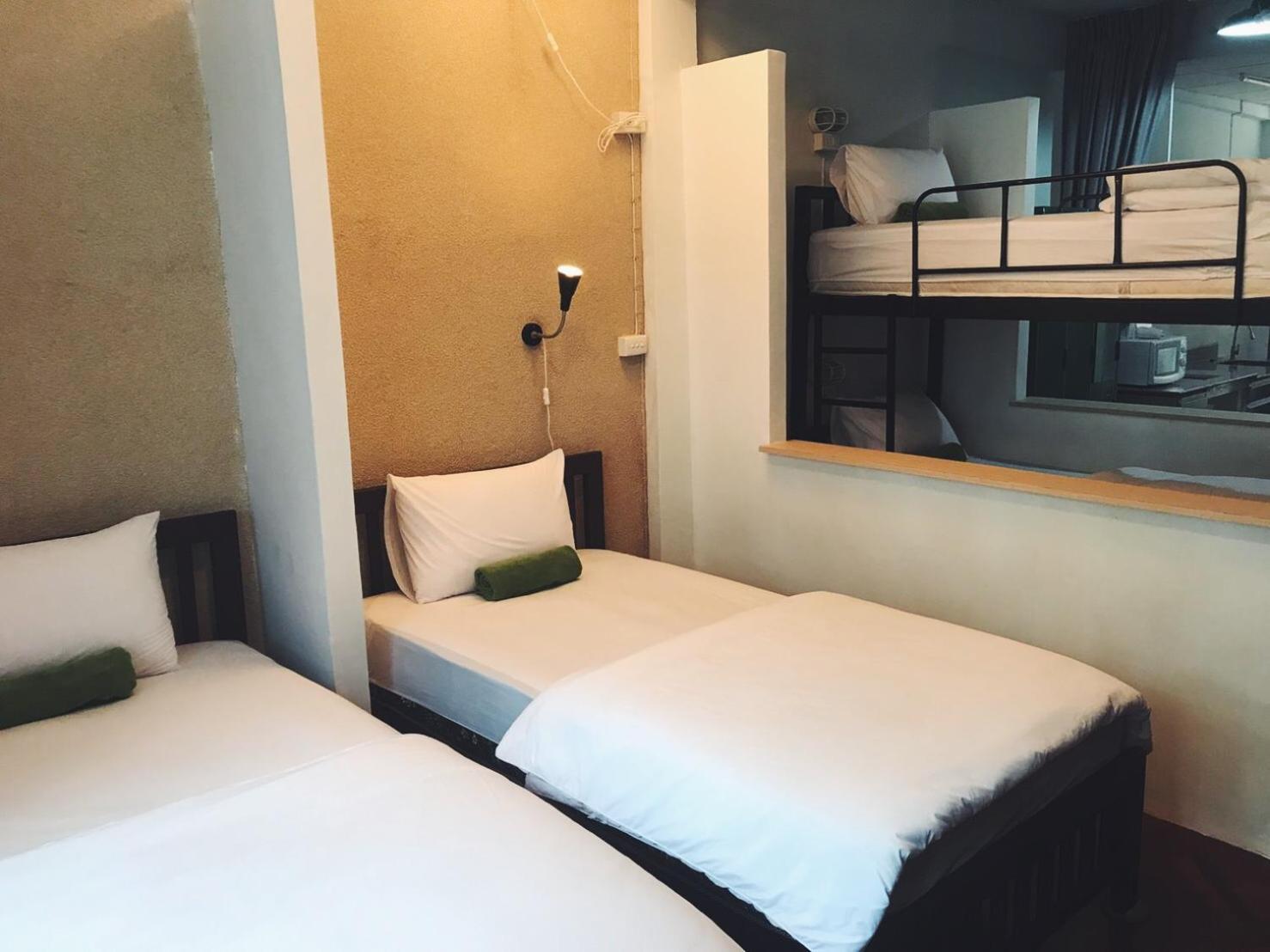 Victory Park Hostel Bangkok Room photo