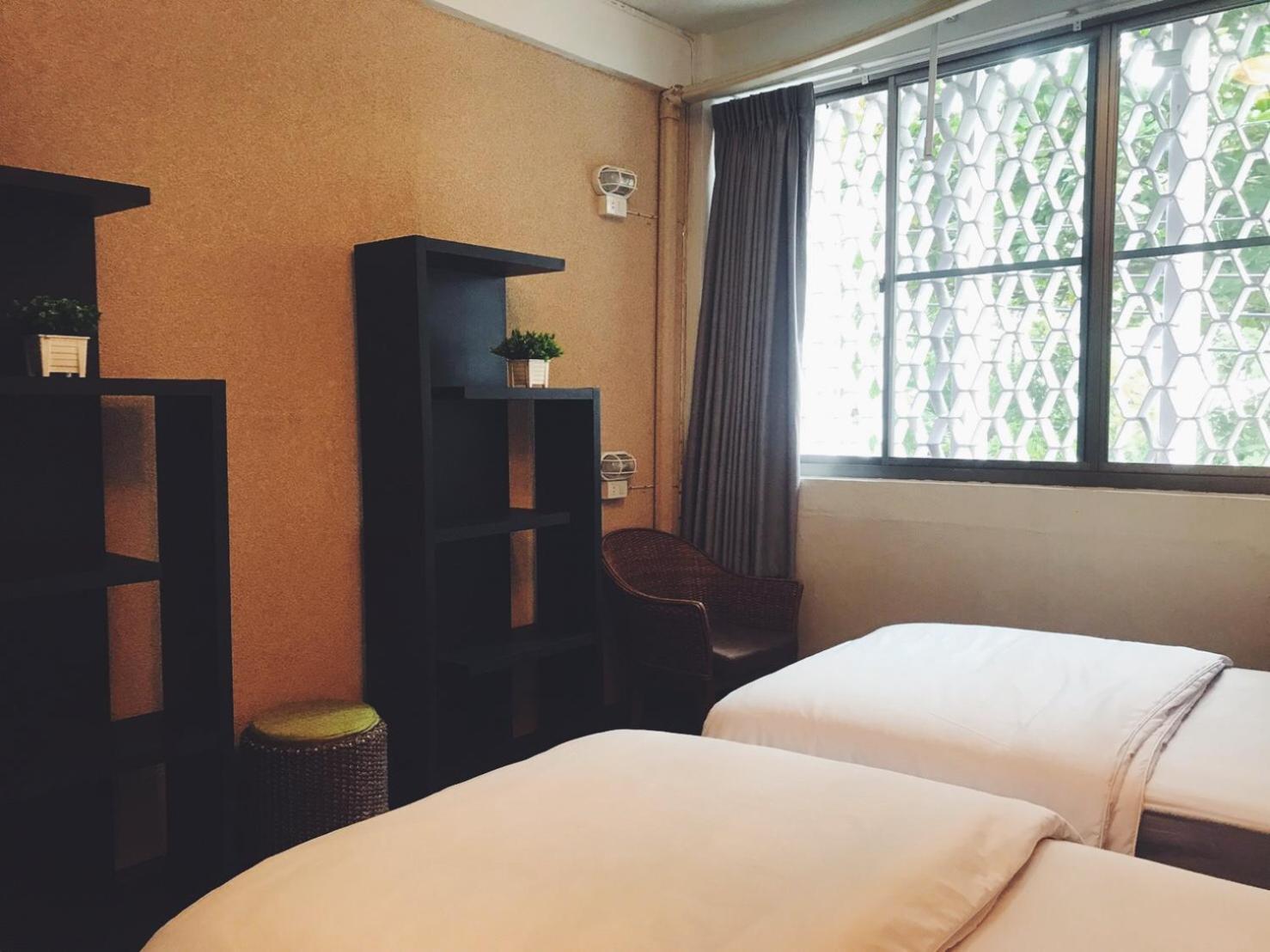 Victory Park Hostel Bangkok Room photo