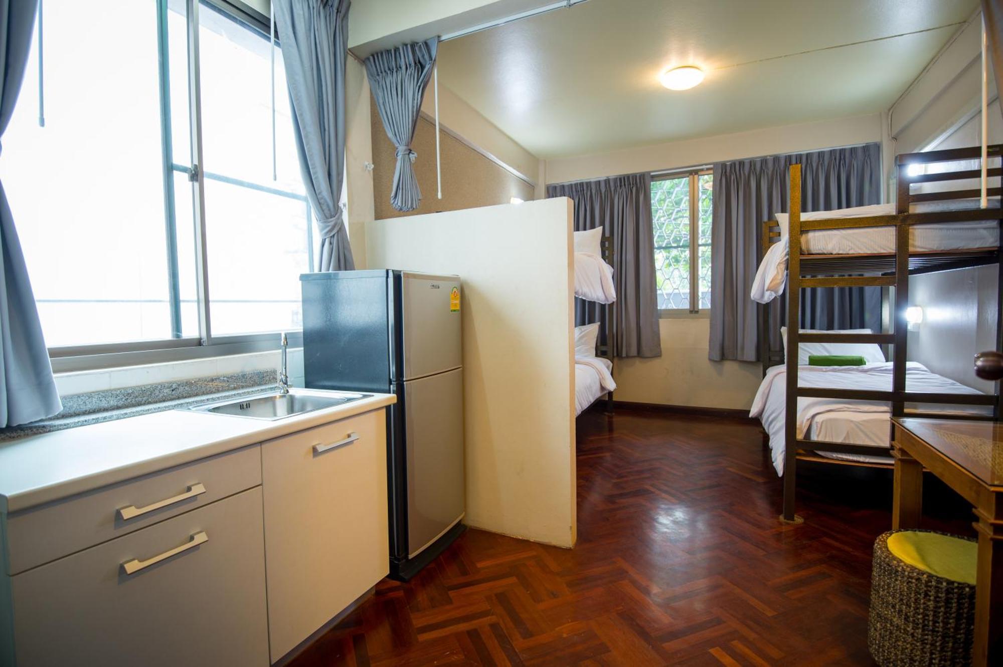 Victory Park Hostel Bangkok Room photo