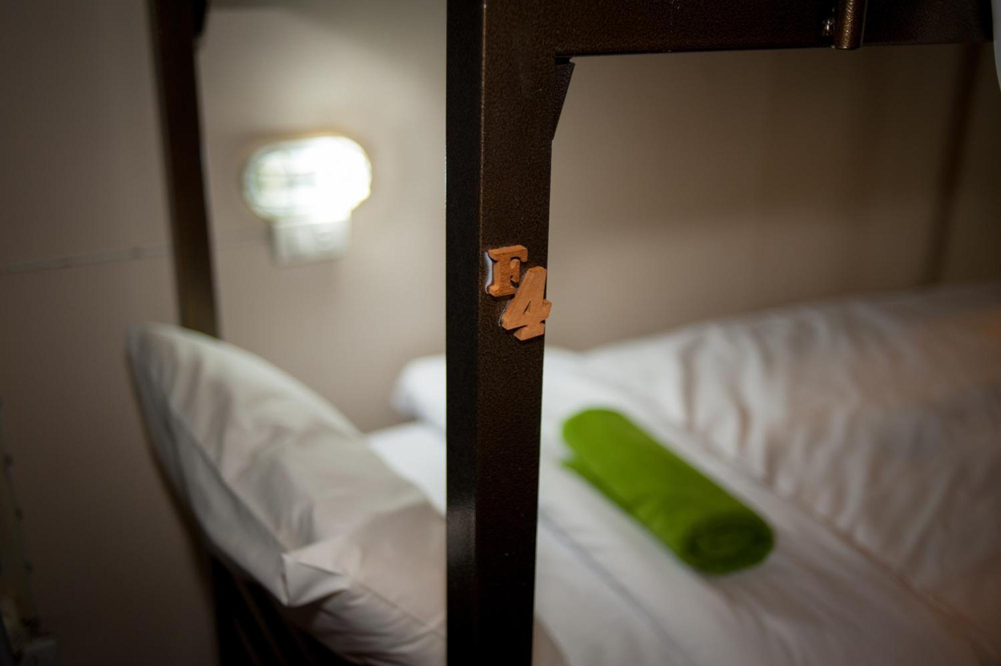 Victory Park Hostel Bangkok Room photo