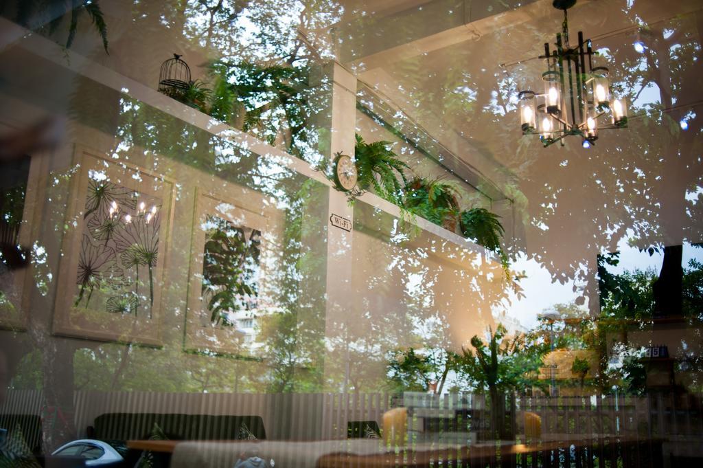 Victory Park Hostel Bangkok Exterior photo