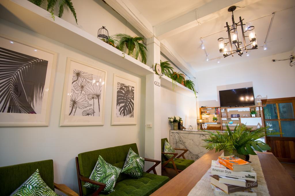 Victory Park Hostel Bangkok Exterior photo