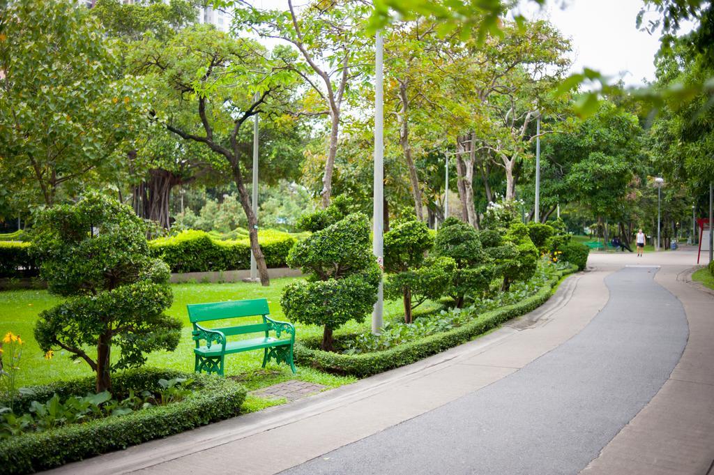 Victory Park Hostel Bangkok Exterior photo