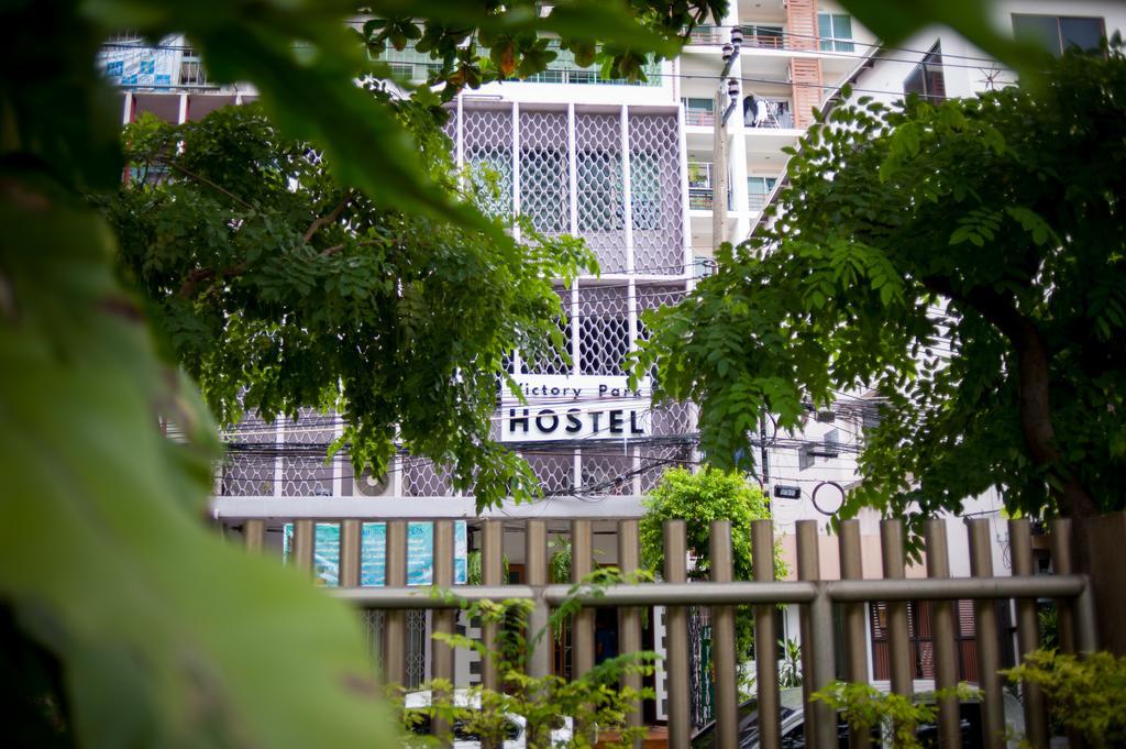 Victory Park Hostel Bangkok Exterior photo